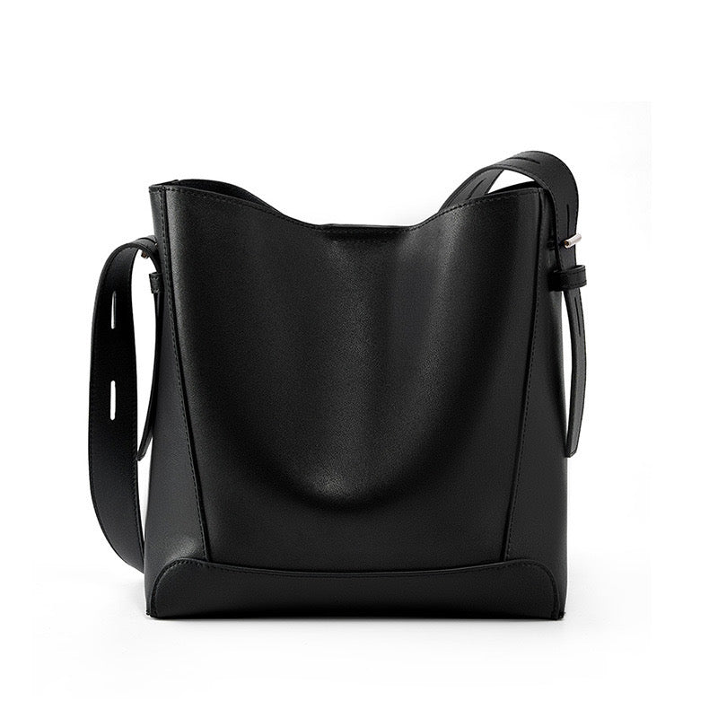 Borsa a Secchiello Oversized in Vera Pelle a Spalla e Crossbody