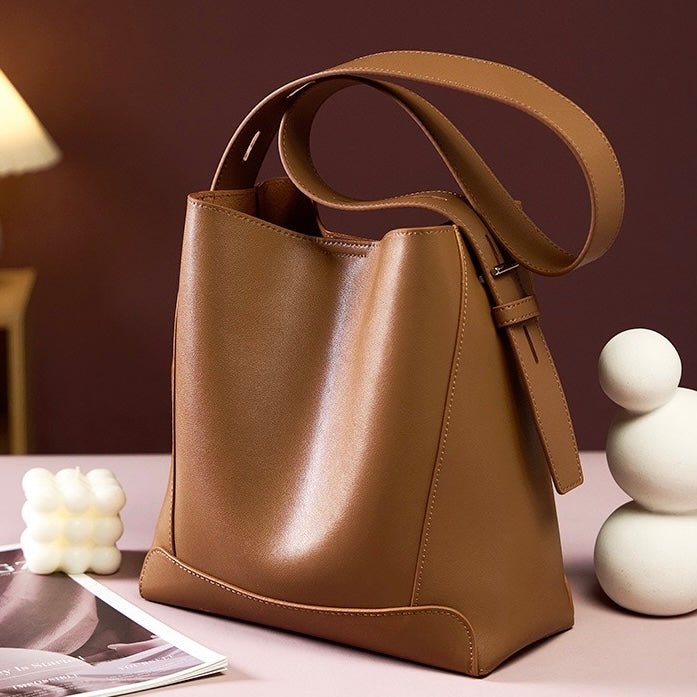Borsa a Secchiello Oversized in Vera Pelle a Spalla e Crossbody