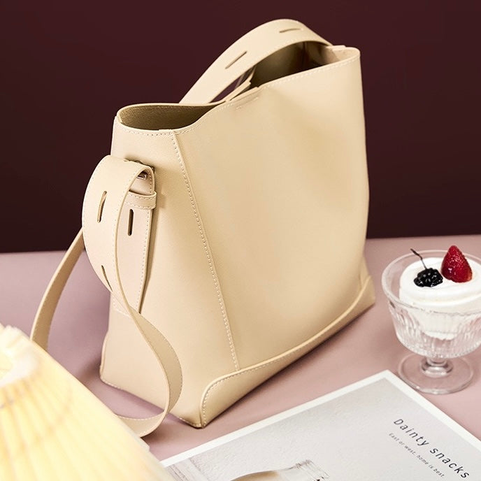 Borsa a Secchiello Oversized in Vera Pelle a Spalla e Crossbody