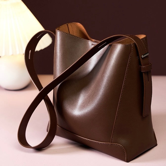 Borsa a Secchiello Oversized in Vera Pelle a Spalla e Crossbody