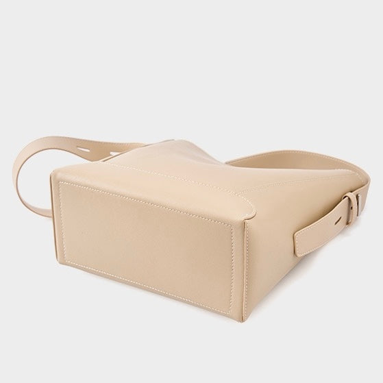 Borsa a Secchiello Oversized in Vera Pelle a Spalla e Crossbody