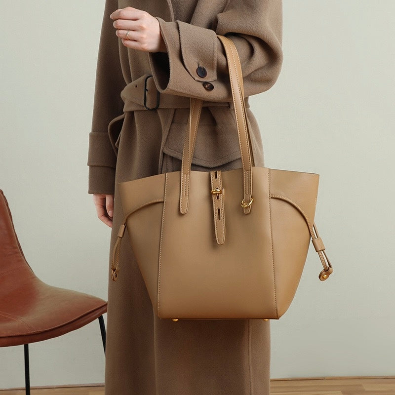 Borsa Tote Vintage in Vera Pelle con Chiusura a Lucchetto