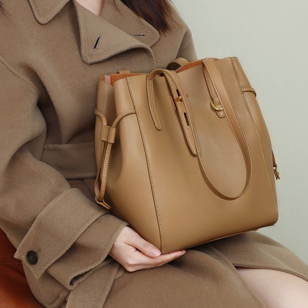 Borsa Tote Vintage in Vera Pelle con Chiusura a Lucchetto