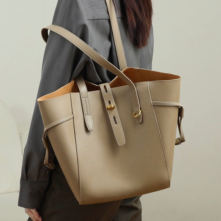 Borsa Tote Vintage in Vera Pelle con Chiusura a Lucchetto