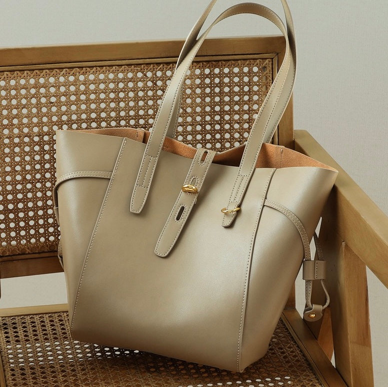 Borsa Tote Vintage in Vera Pelle con Chiusura a Lucchetto