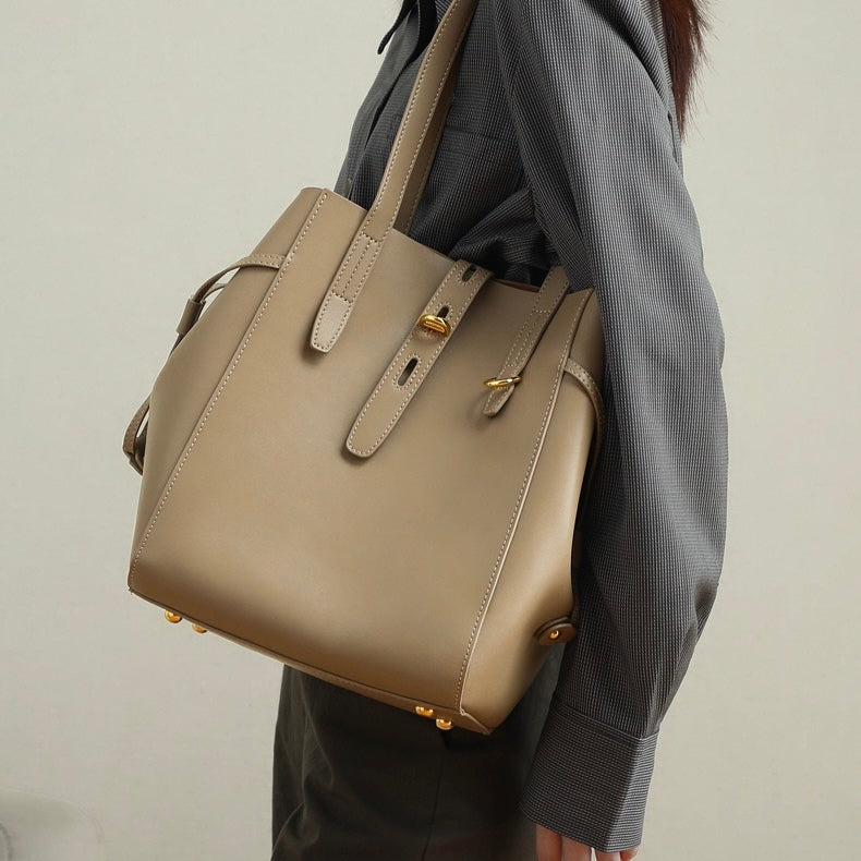 Borsa Tote Vintage in Vera Pelle con Chiusura a Lucchetto