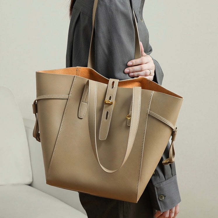 Borsa Tote Vintage in Vera Pelle con Chiusura a Lucchetto