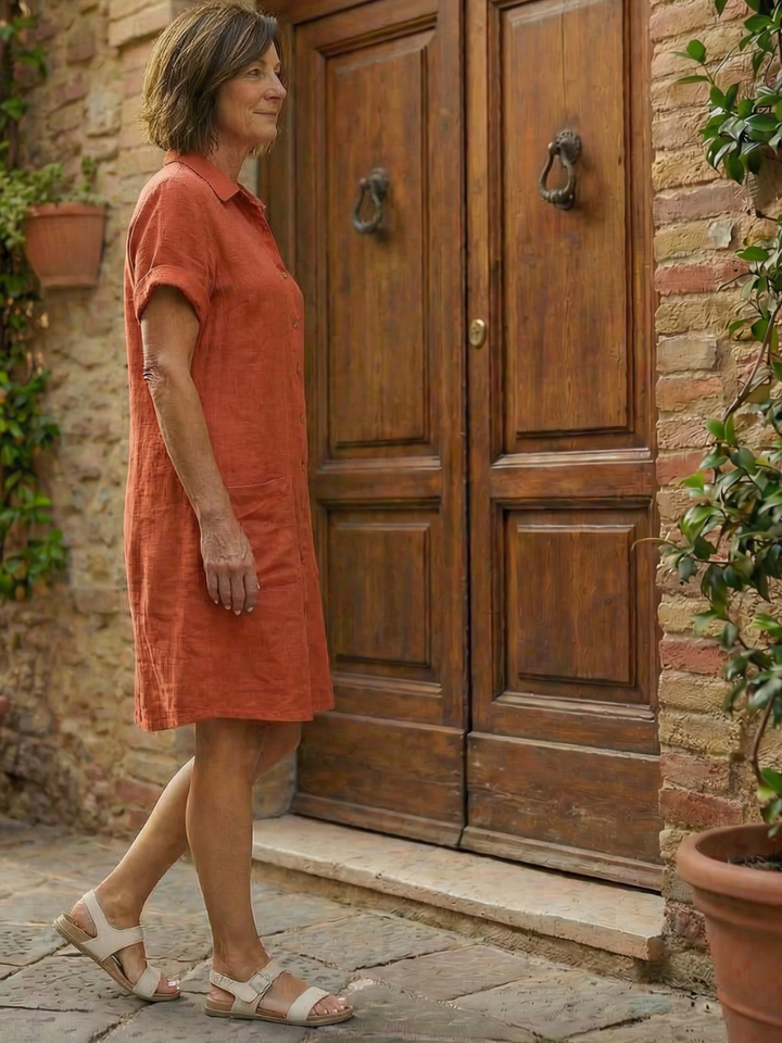 Valerine | Abito da Passeggio nel Cortile