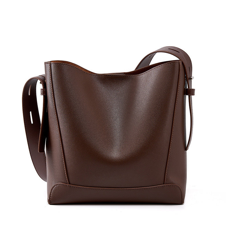 Borsa a Secchiello Oversized in Vera Pelle a Spalla e Crossbody