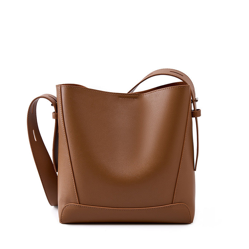 Borsa a Secchiello Oversized in Vera Pelle a Spalla e Crossbody