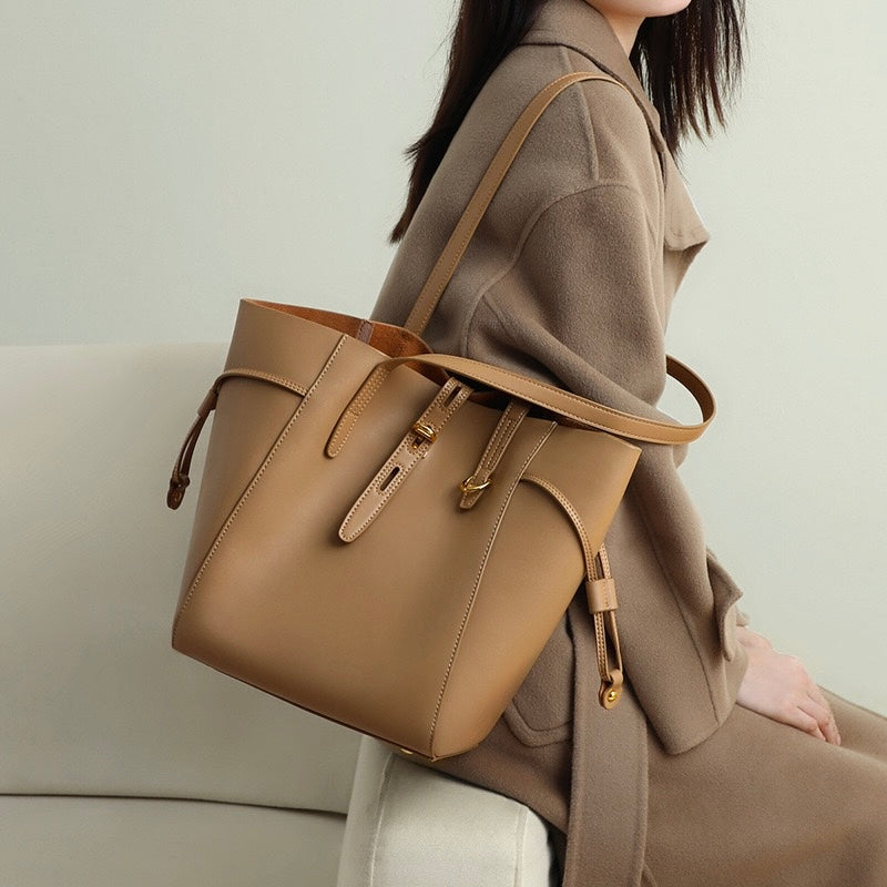 Borsa Tote Vintage in Vera Pelle con Chiusura a Lucchetto