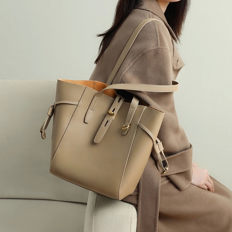 Borsa Tote Vintage in Vera Pelle con Chiusura a Lucchetto